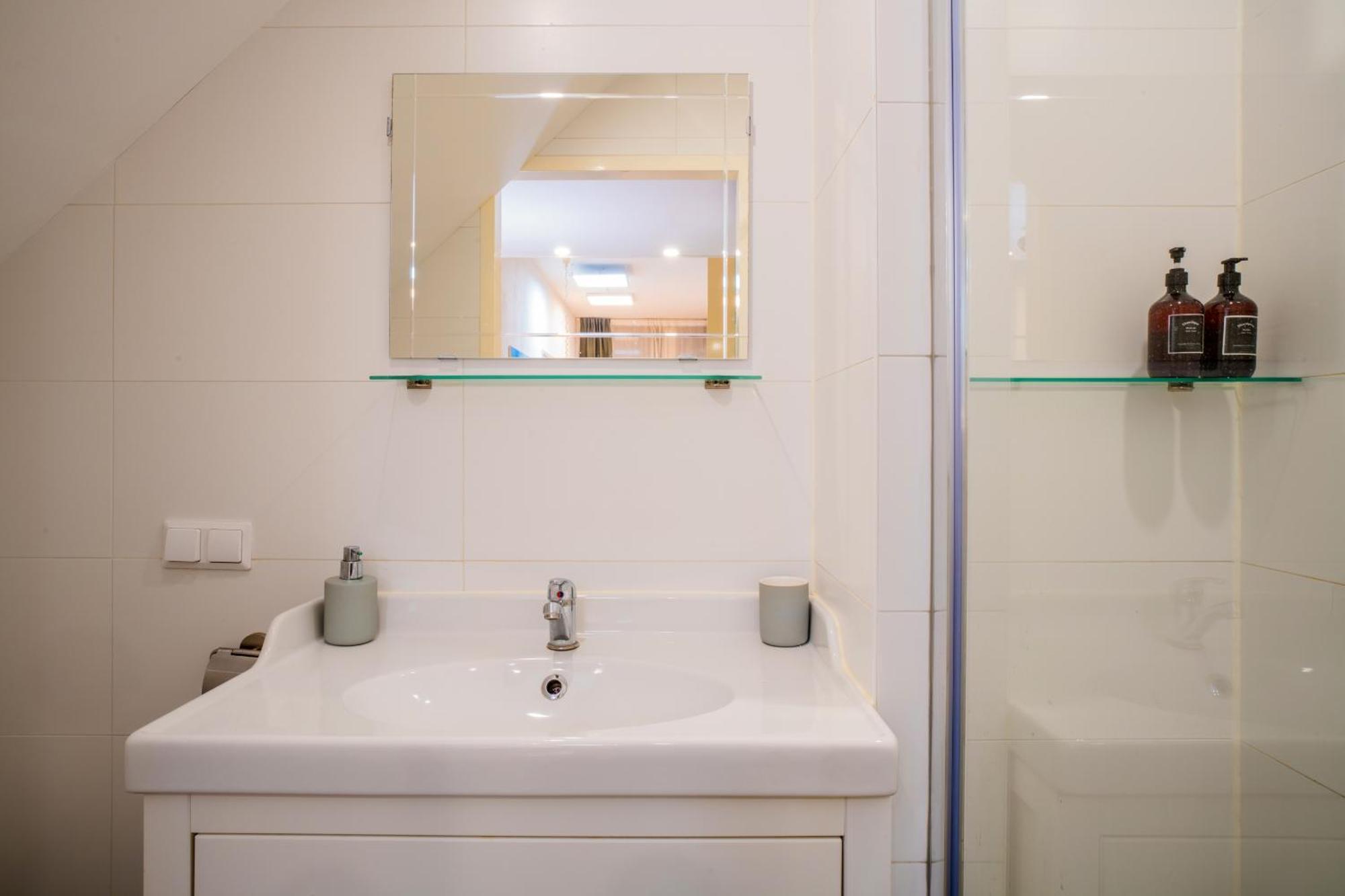 Accommodatie bij particulieren Fully Fitted - 15 Min From Station *